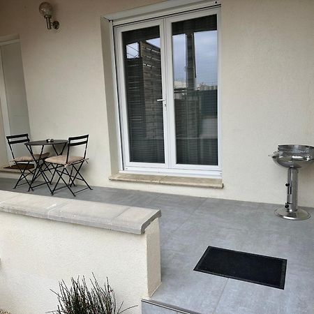 Appartement T2 Avec Terrasse Et Cour Cavaillon Extérieur photo
