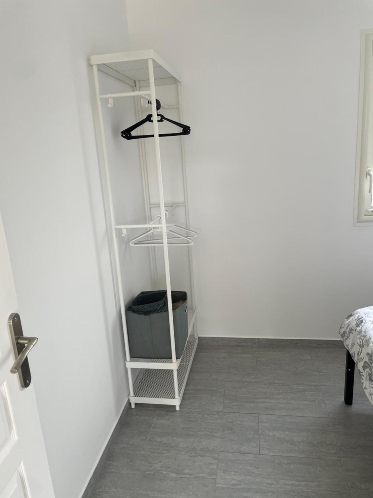 Appartement T2 Avec Terrasse Et Cour Cavaillon Extérieur photo