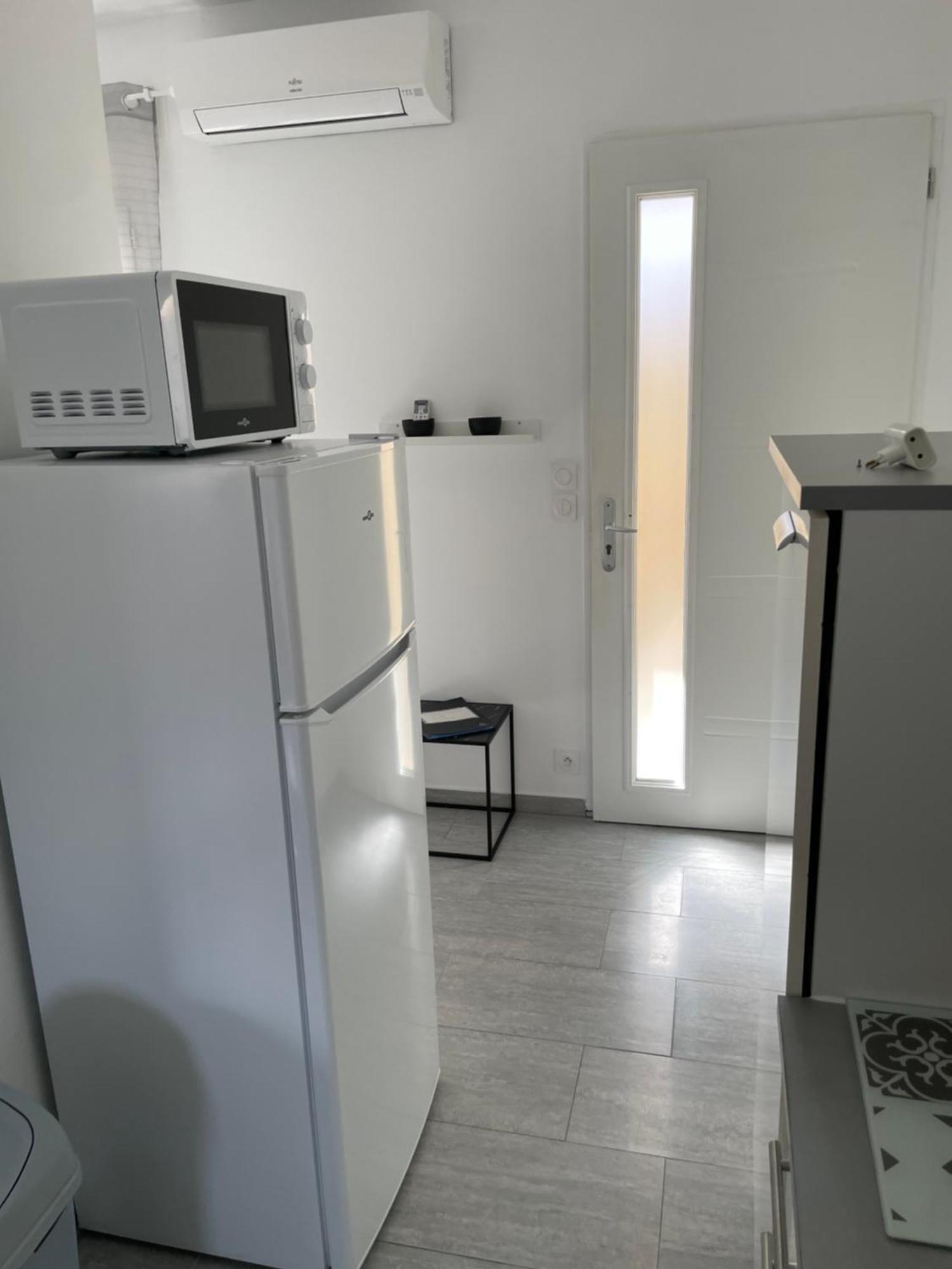 Appartement T2 Avec Terrasse Et Cour Cavaillon Extérieur photo